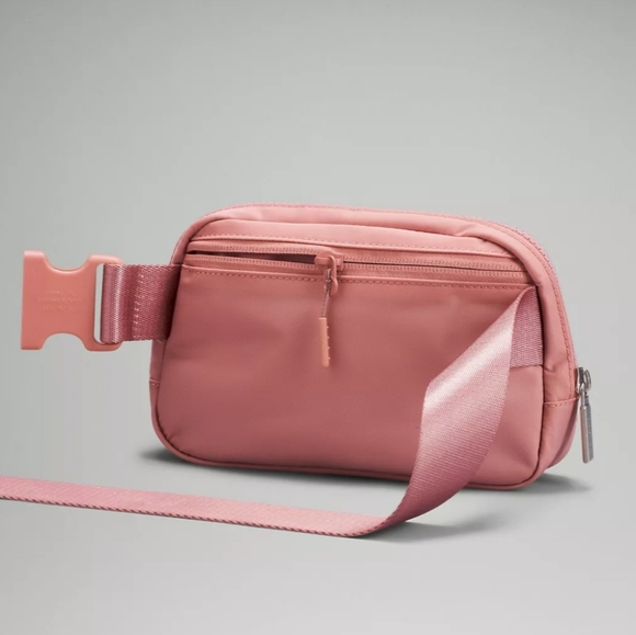 New Lululemon Pink Pastel Everywhere Belt Bag 1L (discontinued color) - Picture 4 of 6